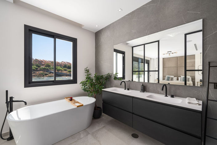 Image No.20-5 Bed Villa for sale