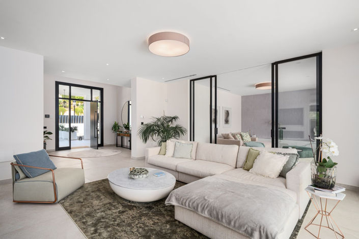 Image No.3-5 Bed Villa for sale