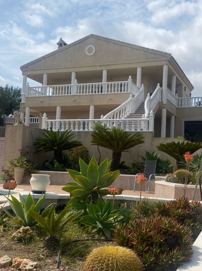 Image No.2-3 Bed Villa for sale