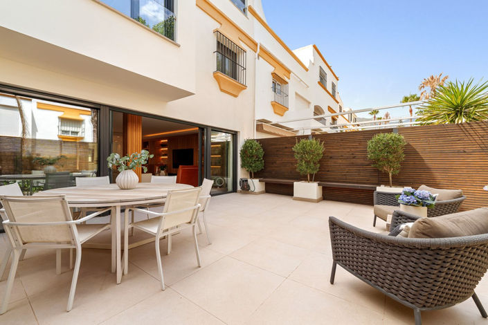 Image No.11-4 Bed Townhouse for sale