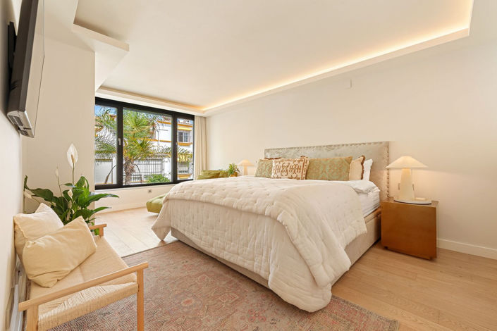 Image No.16-4 Bed Townhouse for sale