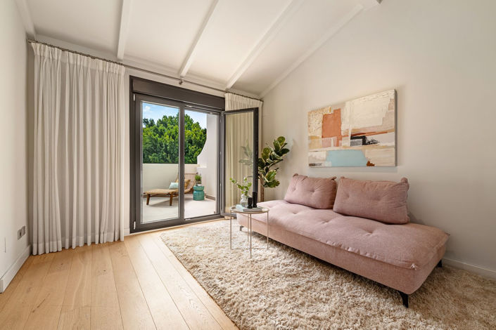 Image No.18-4 Bed Townhouse for sale