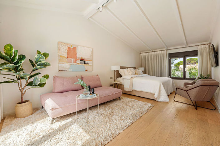 Image No.24-4 Bed Townhouse for sale