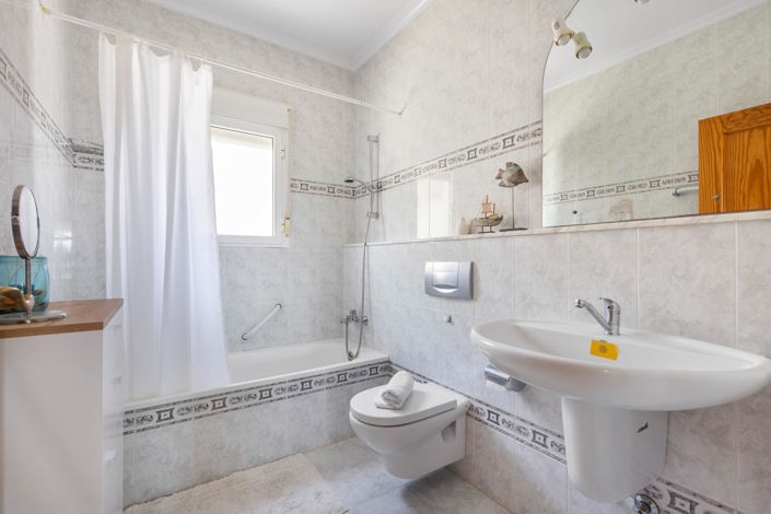 Image No.15-5 Bed Villa for sale