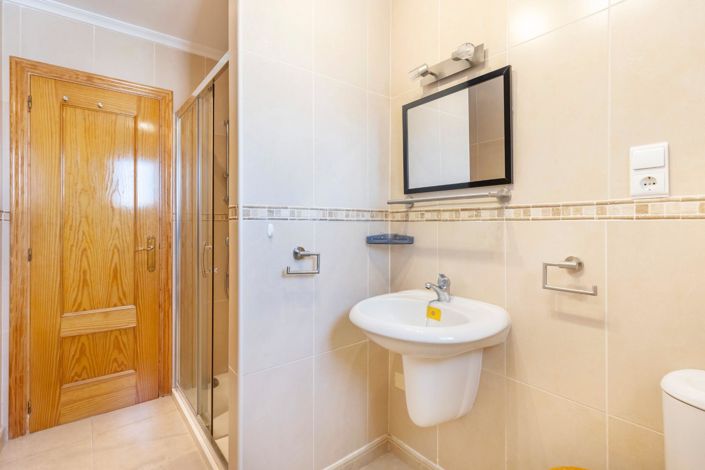 Image No.29-5 Bed Villa for sale