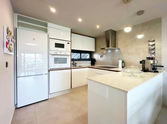 Image No.12-3 Bed Apartment for sale