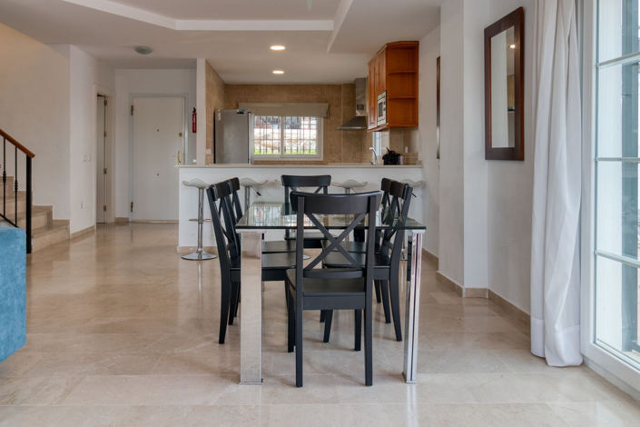 Image No.11-4 Bed Townhouse for sale