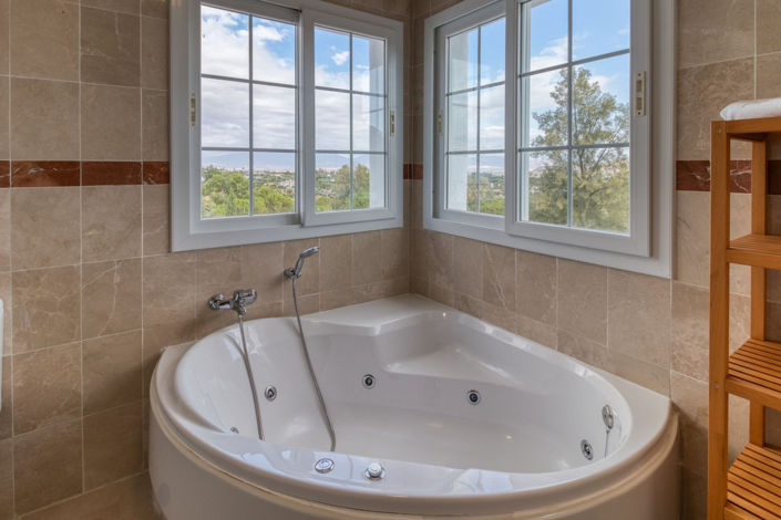 Image No.16-4 Bed Townhouse for sale