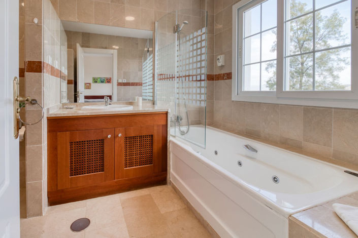 Image No.23-4 Bed Townhouse for sale