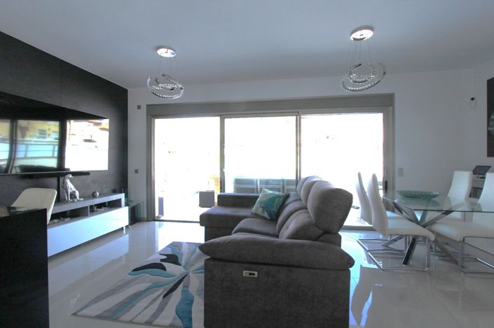 Image No.8-3 Bed Villa for sale