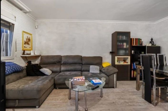 Image No.19-3 Bed House for sale