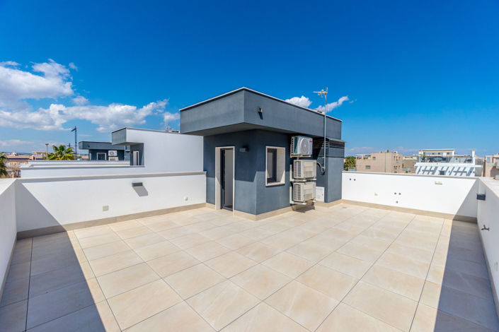 Image No.27-3 Bed Villa for sale