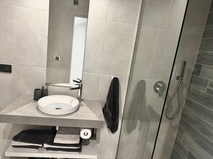 Image No.14-3 Bed Property for sale