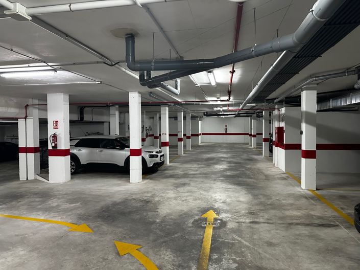 Image No.17-3 Bed Property for sale