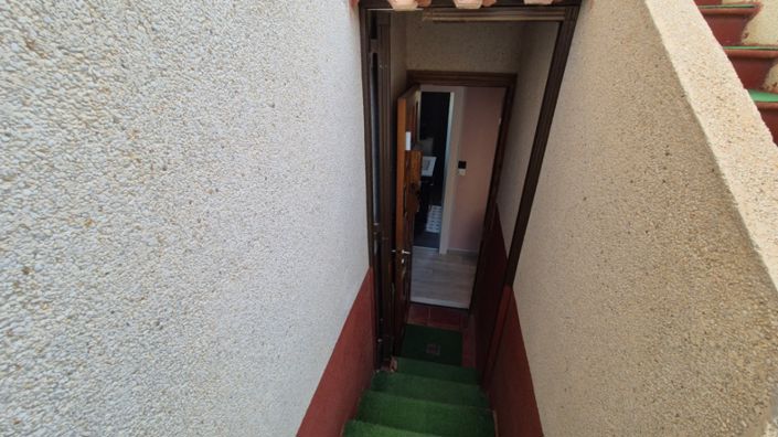 Image No.32-3 Bed Townhouse for sale