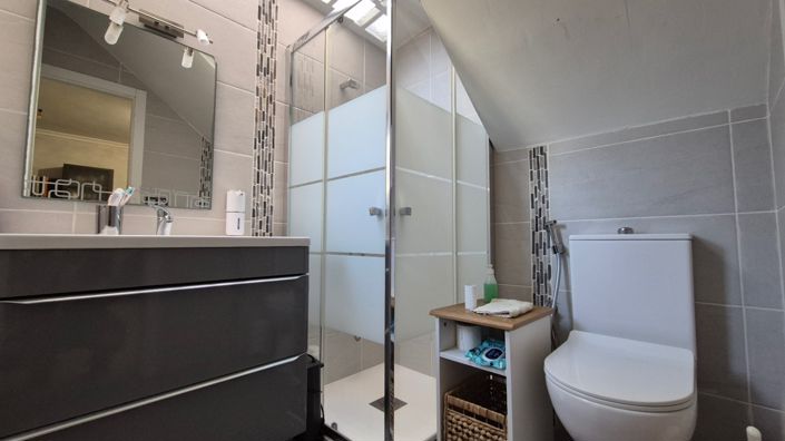 Image No.9-3 Bed Townhouse for sale