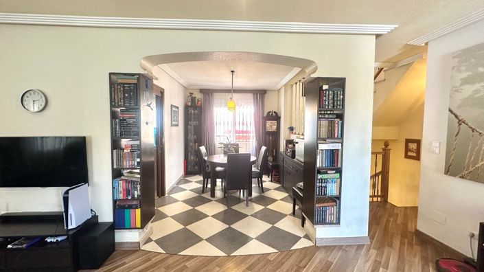 Image No.26-3 Bed Townhouse for sale