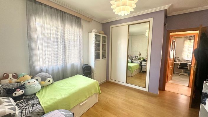 Image No.42-3 Bed Townhouse for sale