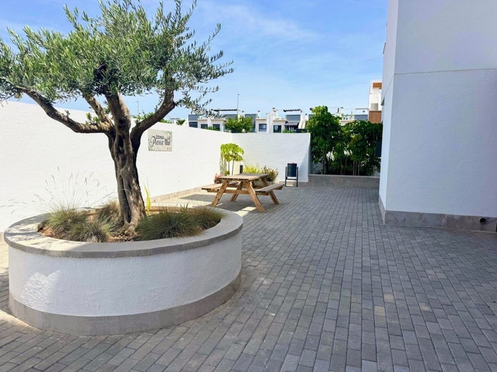 Image No.37-2 Bed Apartment for sale