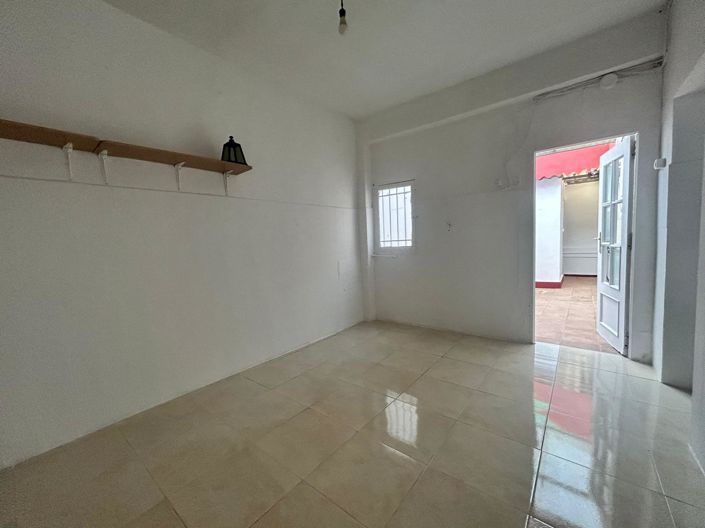 Image No.11-4 Bed Townhouse for sale