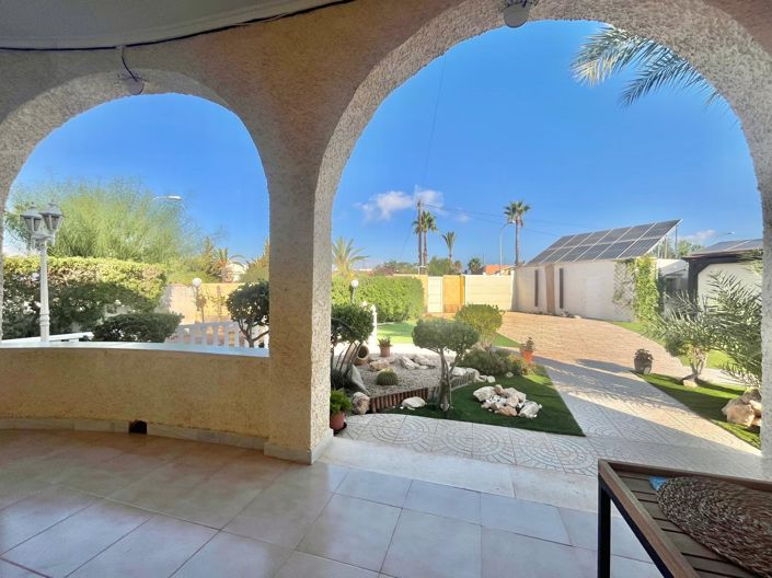 Image No.10-4 Bed Villa for sale