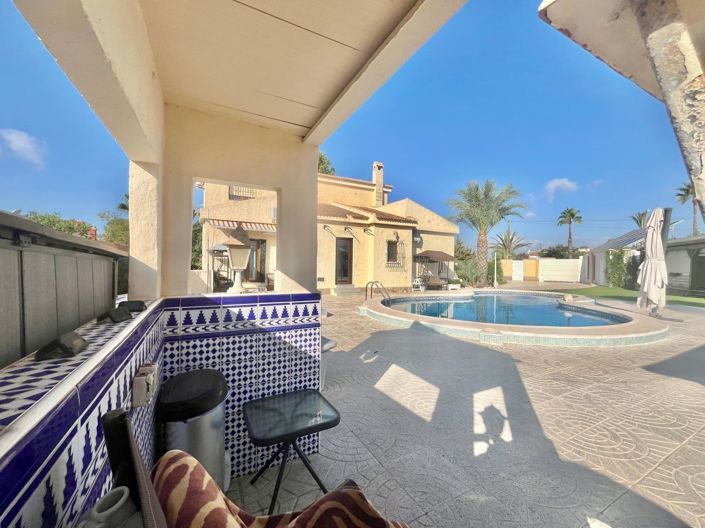 Image No.12-4 Bed Villa for sale