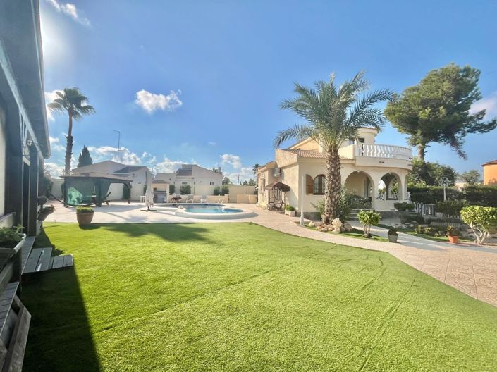 Image No.5-4 Bed Villa for sale