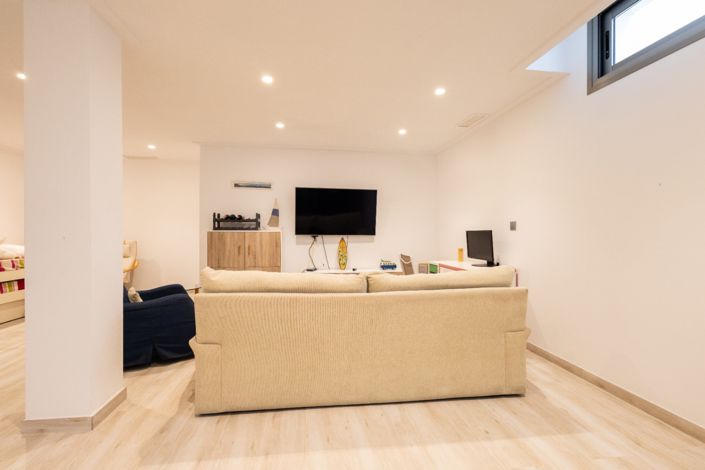 Image No.10-4 Bed Villa for sale