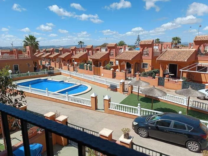 Image No.1-3 Bed Townhouse for sale