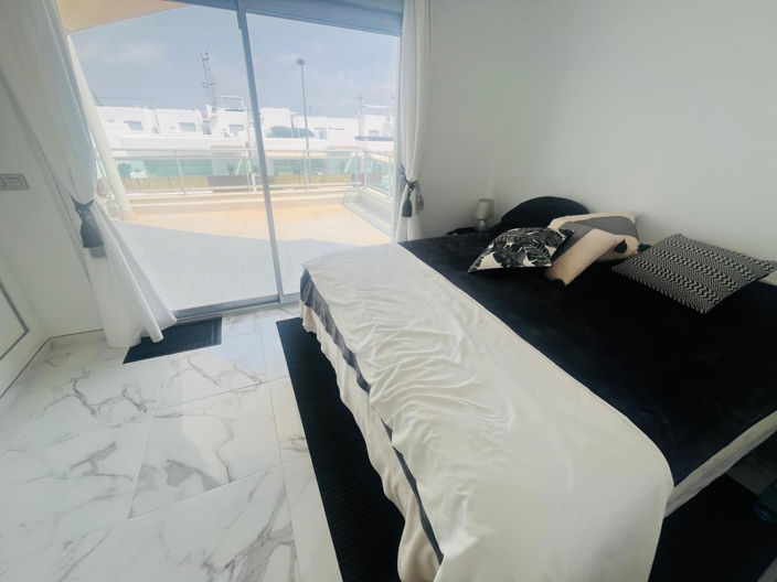 Image No.15-3 Bed Villa for sale