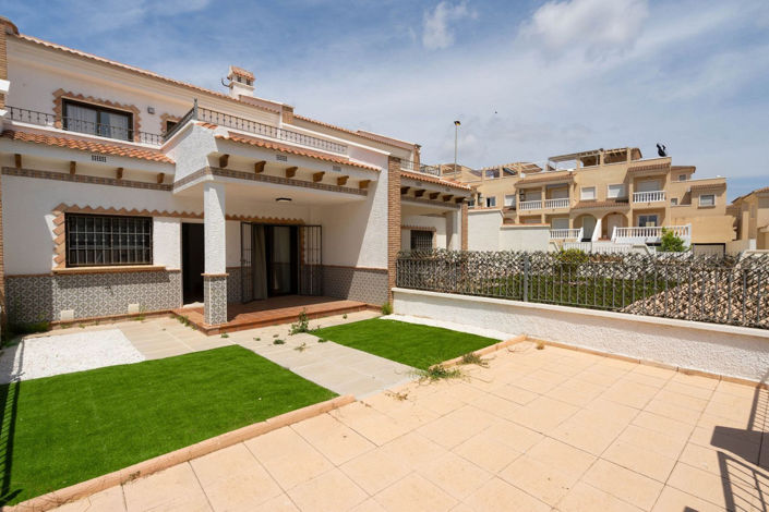 Image No.1-3 Bed House for sale