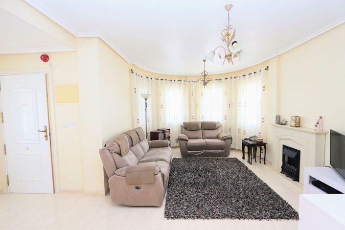 Image No.10-3 Bed House for sale