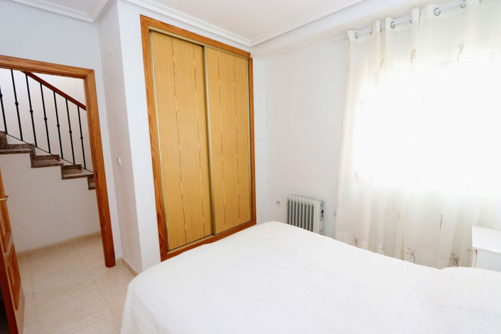 Image No.17-3 Bed House for sale