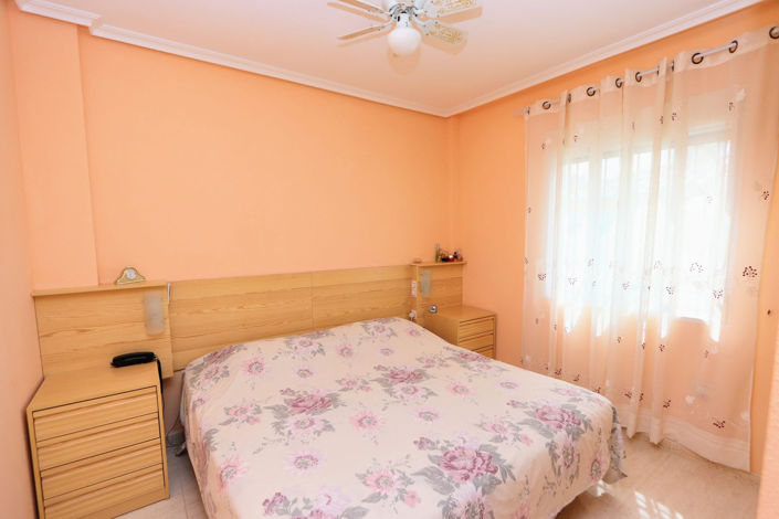 Image No.18-3 Bed House for sale