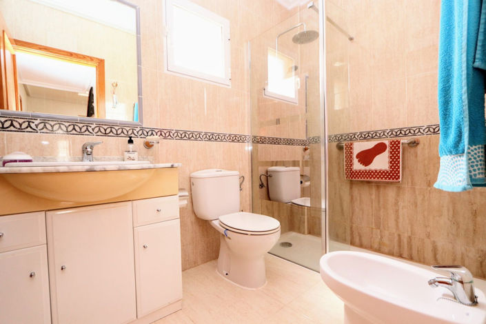 Image No.20-3 Bed House for sale