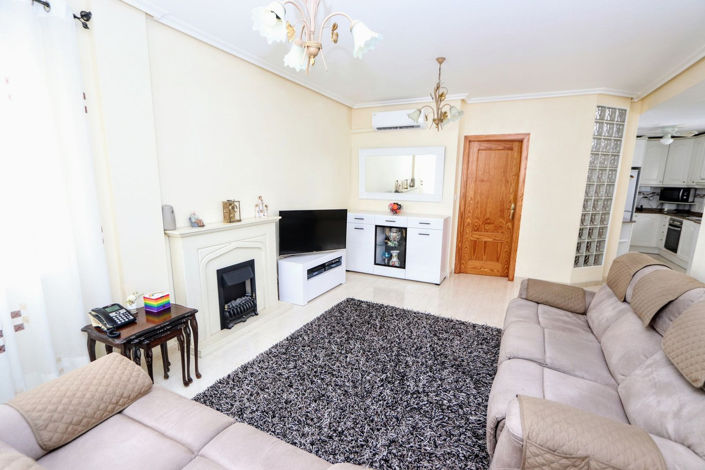 Image No.3-3 Bed House for sale