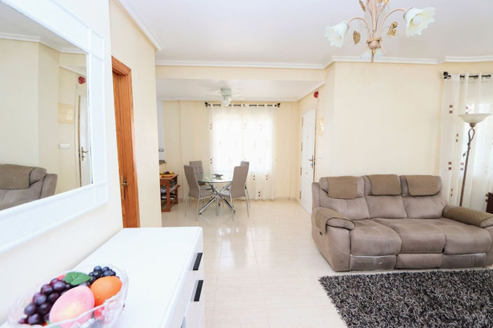 Image No.8-3 Bed House for sale