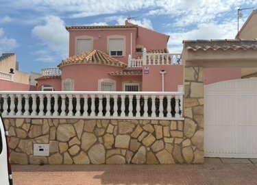5 Bed Villa for sale