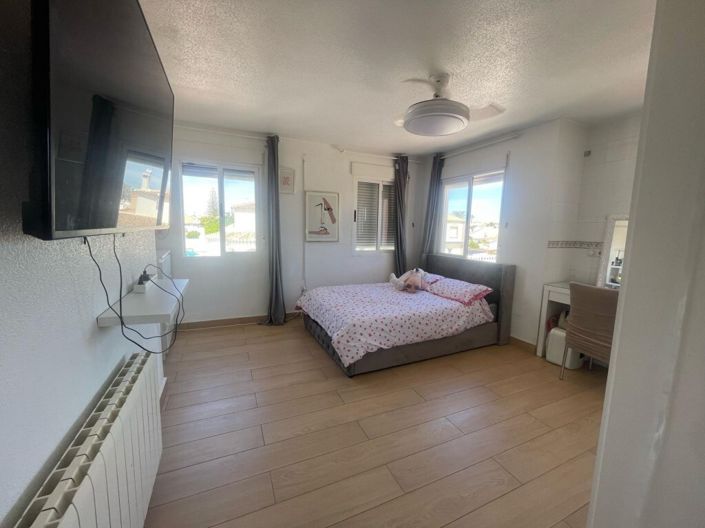 Image No.23-5 Bed Villa for sale