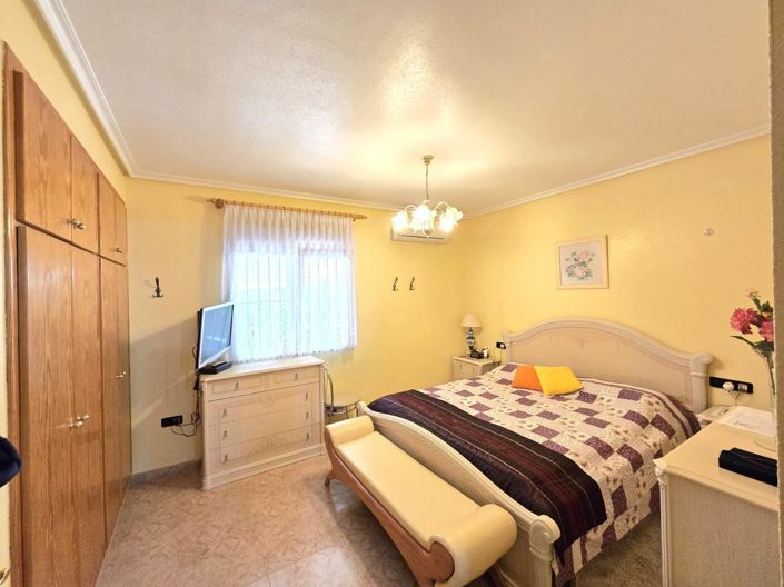 Image No.12-3 Bed Villa for sale