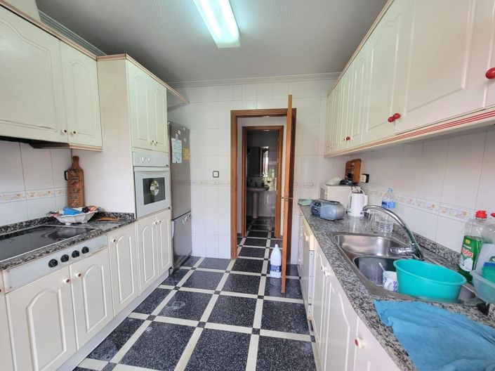 Image No.10-3 Bed Apartment for sale