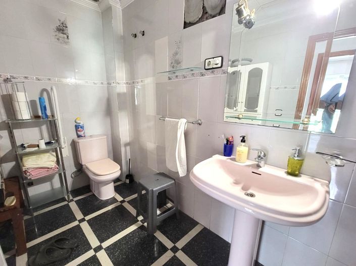 Image No.23-3 Bed Apartment for sale