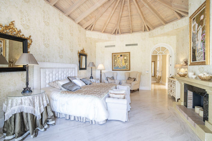 Image No.8-7 Bed Villa for sale