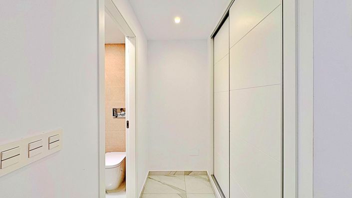 Image No.20-3 Bed Townhouse for sale