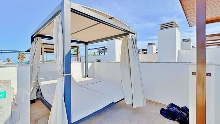 Image No.28-3 Bed Townhouse for sale