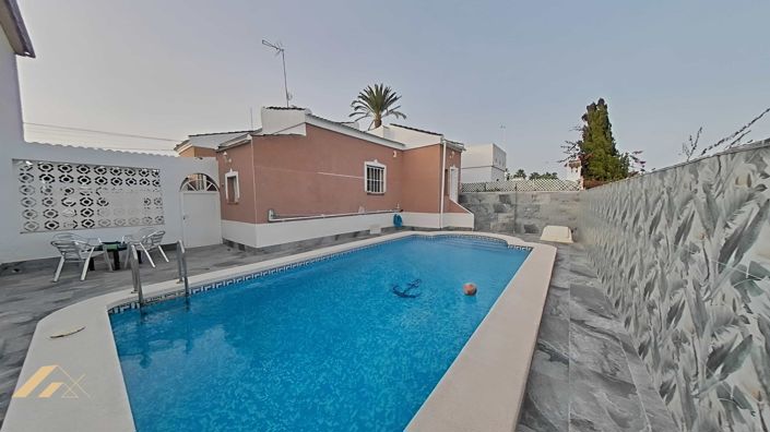 Image No.1-3 Bed Villa for sale