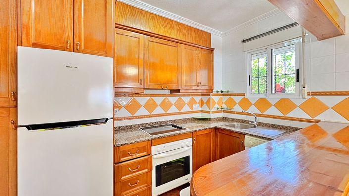 Image No.11-2 Bed Townhouse for sale