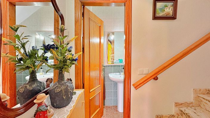 Image No.15-2 Bed Townhouse for sale