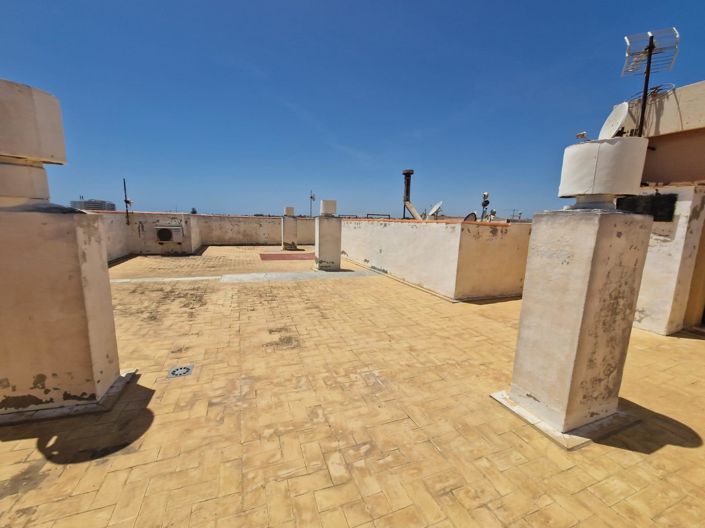 Image No.45-3 Bed Apartment for sale