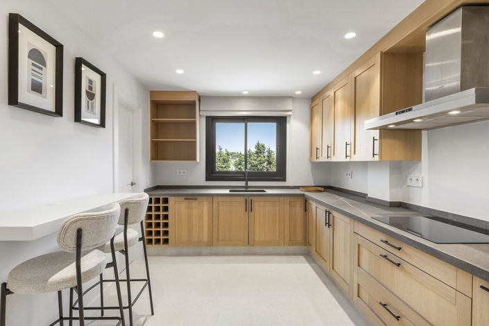 Image No.17-4 Bed Townhouse for sale